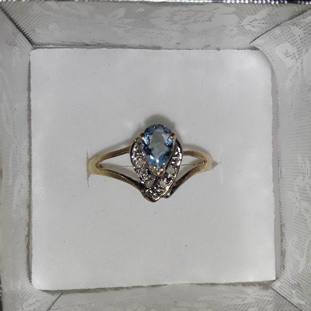 10kt solid gold ring